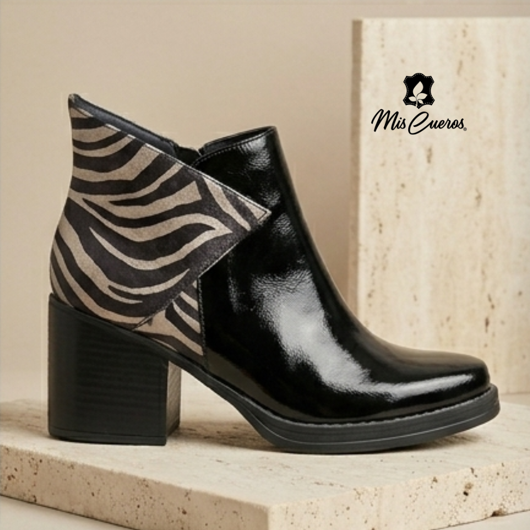 24 Botín Casandra Richato Negro Print Cebra - Imagen 1